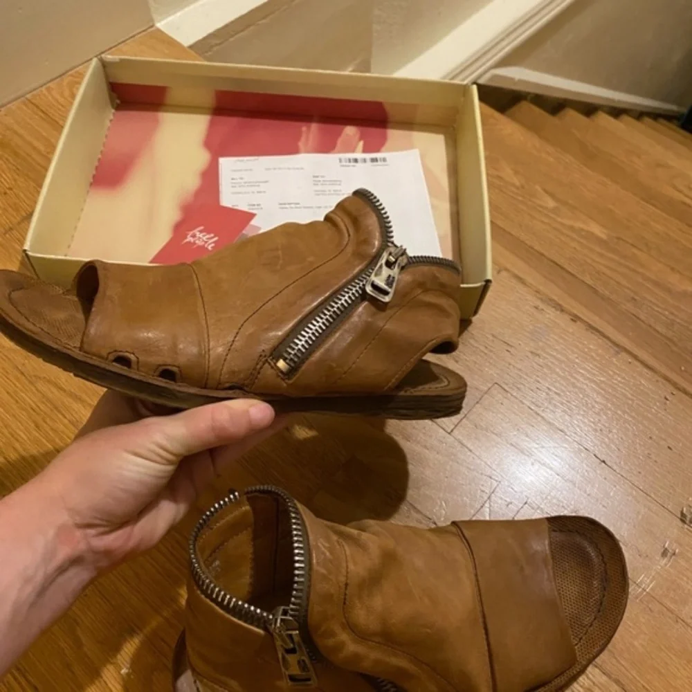 Hazey Zip Boot Sandals Tiger - Picture 6 of 7